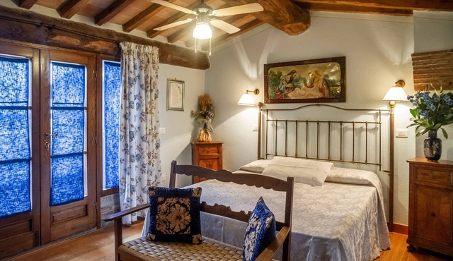 Mora Selvatica – Deluxe Double Room with Valley-View Balcony and Bathtub