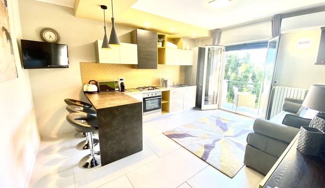 "MOTTOLA APARTMENT" Suite 200 mt from the sea