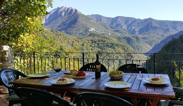 Mountain cottage with great views in friendly village with restaurant.