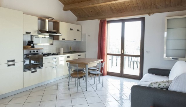 N036 - Numana, two-room apartment with terrace in residence with swimming pool