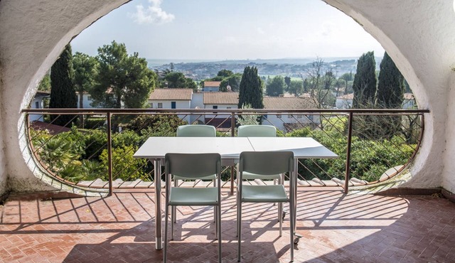 N116 - Numana, four-room apartment with wonderful sea view