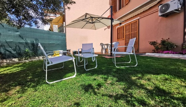 N172 - Numana, wonderful three-room apartment with garden