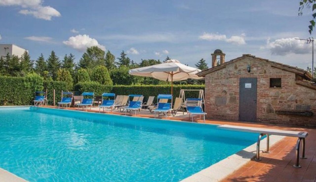 Nice apartment for 4 people with WIFI, pool, A/C, TV, veranda and pets allowed
