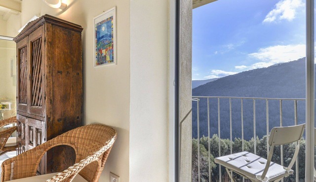 Nice apartment for 2 people with WIFI, A/C, balcony and pets allowed