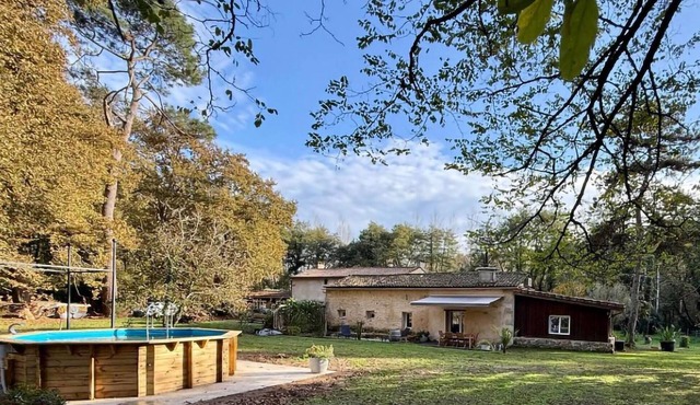Nice home in Noaillan