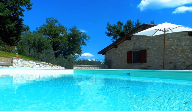 Old Tuscan farmhouse with salt pool, soccer/volleyball field, barbecue