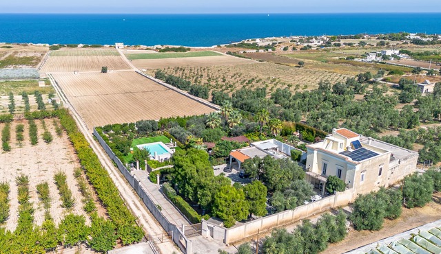 Palazzo Biscilia with private pool, Bisceglie, Italy