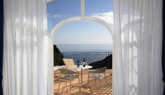 Palazzo San Giovanni Resort- deluxe with a large terrace with a splendid view