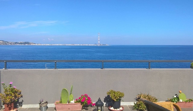 Panoramic house on the Strait (Cir 080096-AAT-00003 - Cin IT080096C2CA9LFJ2I)