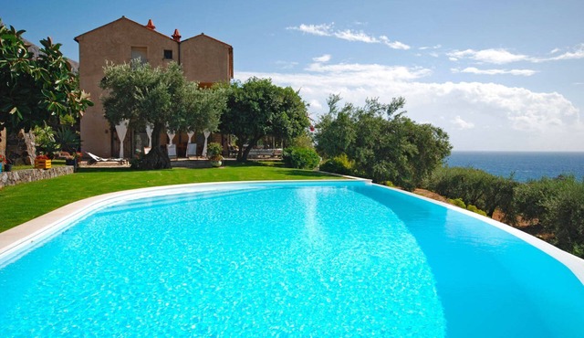Panoramic villa with private pool and Macarro beach just 300 meters away