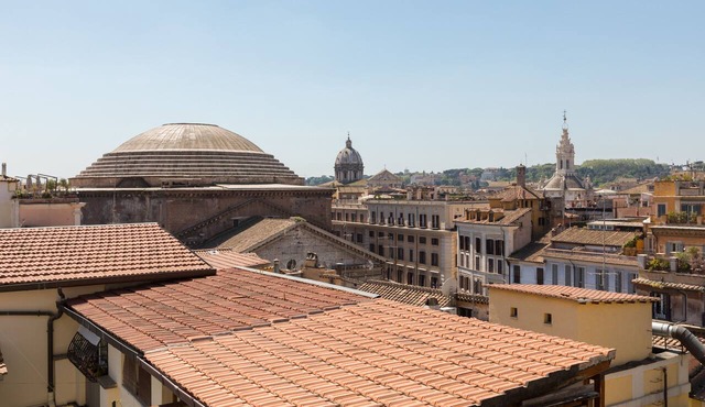 Pantheon view , near Vatican, Piazza Navona Trevi Fountain
