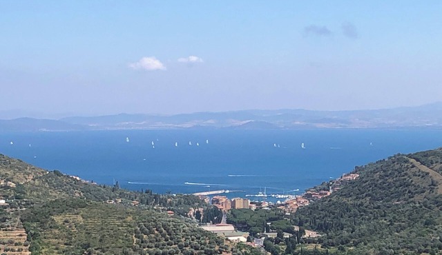 Peaceful Cottage vith a Sea View - A Tuscan retreat in Nature