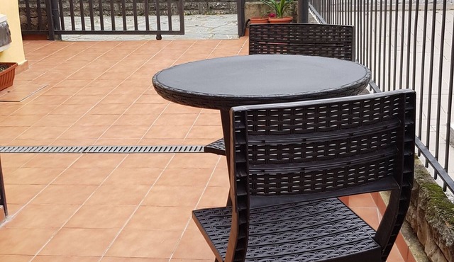 Petra Marina Elea, is a house a few steps from the sea and the beach and services