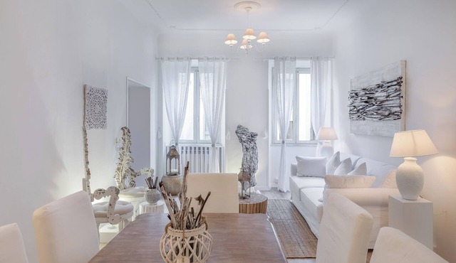 PIAZZA DI SPAGNA HISTORIC FLAT