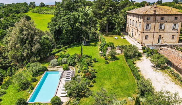 Prestigious Villa From the 1800s Elegantly Restored Large Garden, Pool and AC