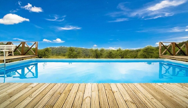 Private Villa with private pool, hot tub, WIFI, TV, pets allowed, panoramic view, close to Arezzo