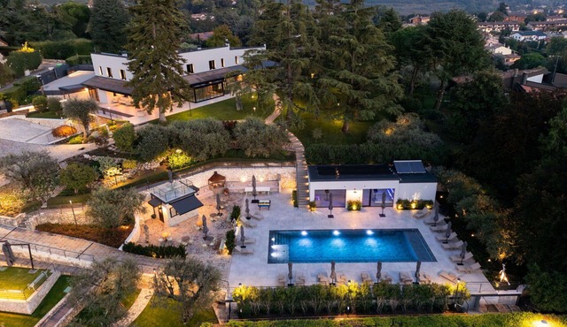Private Villa with A/C, sauna, WIFI, private pool, TV, patio, panoramic view, close to Verona
