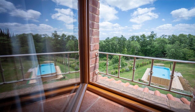 Private Villa with private pool, WIFI, A/C, TV, patio, panoramic view, close to Montepulciano