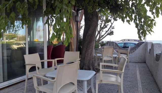 Quadruple room in Pineto - A stone throw from the sea