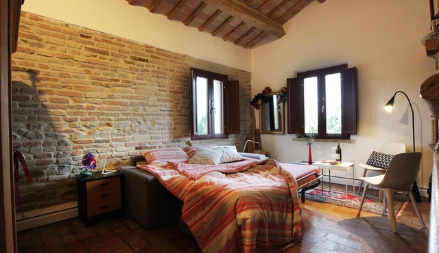 Quiet, comfortable B & B room in the heart of the Marche with 360 ° panorama