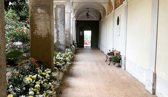 Relais il Chiostro Historic Courtyard and Panoramic Terrace near Sorrento