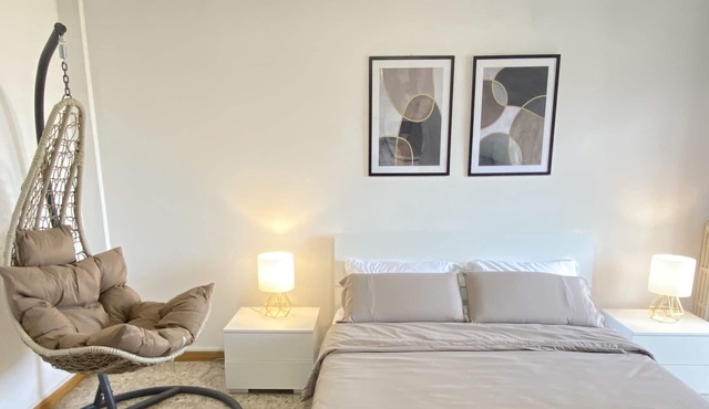 Relaxing house with parking, near metro station