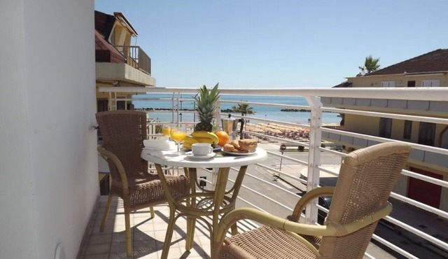 Residence Near The Sea - Trilo