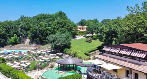 Residence with swimming-pool and thermal pools in Sorano