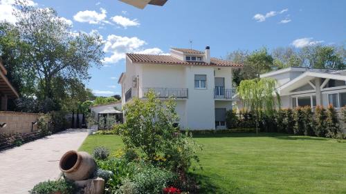 Romana Guest House