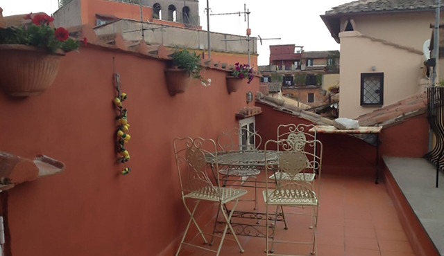 Rome: Romantic penthouse of 700 with wifi, fireplace and a panoramic terrace in the heart of the historic center, near Piazza Navona