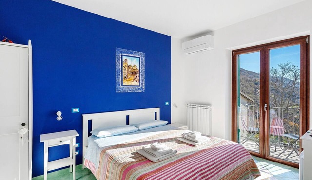 Room 'Amalfi' with Sea View, Wi-Fi and Air Conditioning