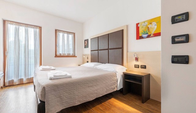 Room 'Camera Matrimoniale' with Mountain View, Wi-Fi and Air Conditioning