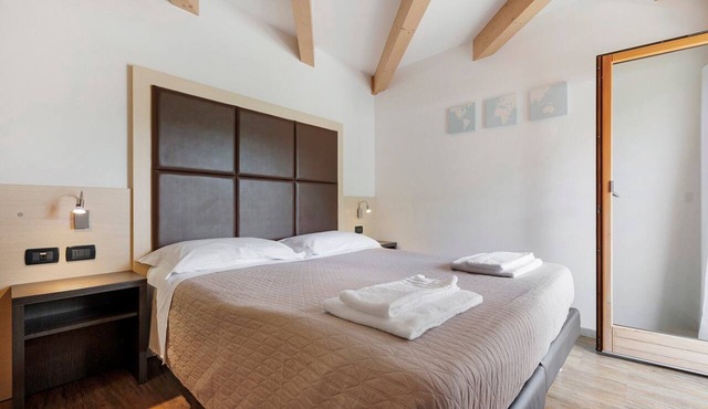 Room 'Camera Matrimoniale' with Mountain View, Wi-Fi and Air Conditioning
