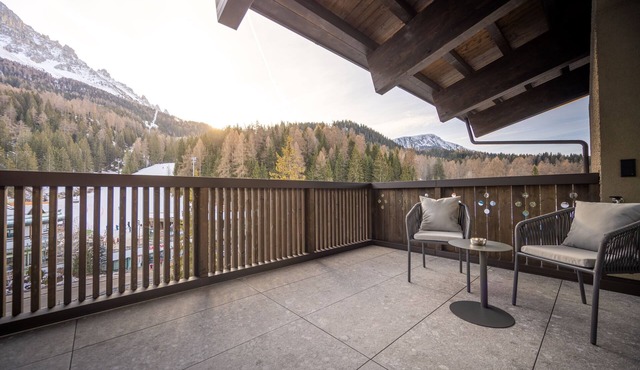 Room 'Dolomiti Suite 6, Alma Alpina Lodge' with Mountain View, Pool and Wi-Fi