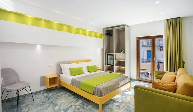 Room 'Elegante Camera Familiare' with Mountain View, Wi-Fi and Air Conditioning