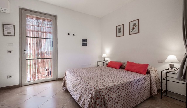 Room 'Giusti - 3 Leccio' with Shared Garden, Wi-Fi and Air Conditioning