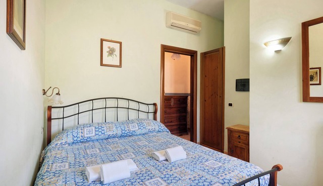 Room 'Positano Con Vista Montagna' with Shared Terrace, Shared Garden and Wi-Fi