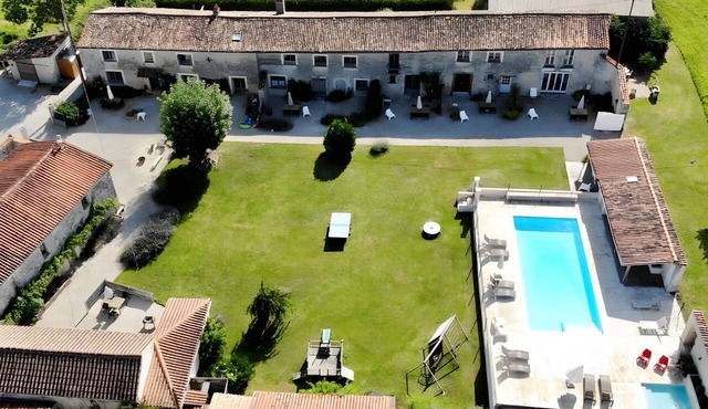 Rosier Gite - 2 bedroom Gite with terrace and shared pool