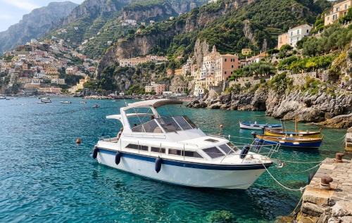 Salerno B&B on Boat Poetica