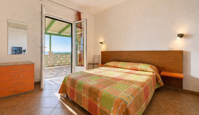 San Michele - 3 - Bed & Breakfast with Sea View, Wi-Fi and Air Conditioning