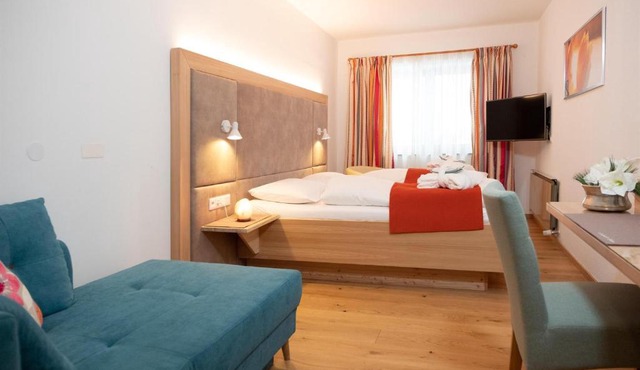 Santner, Hotel