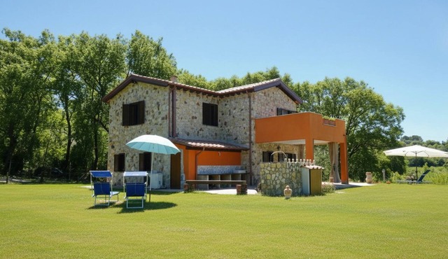 Scappo in Umbria, Casale Rusinè