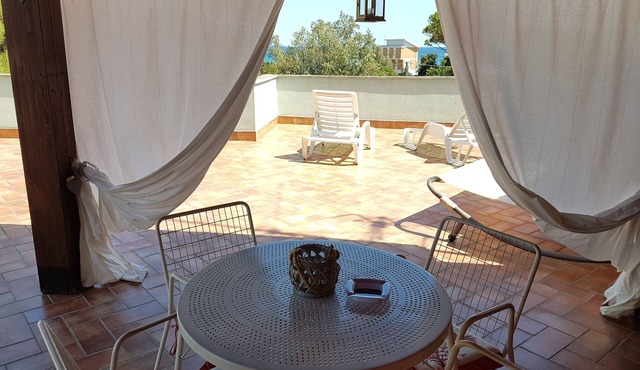 Sea view terrace with services