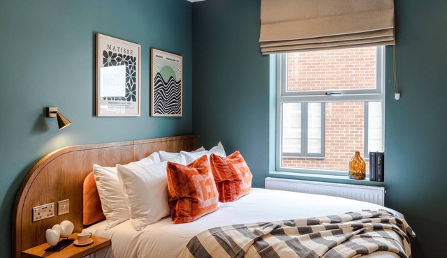 Shepherds Bush | 2 Bed Apartment