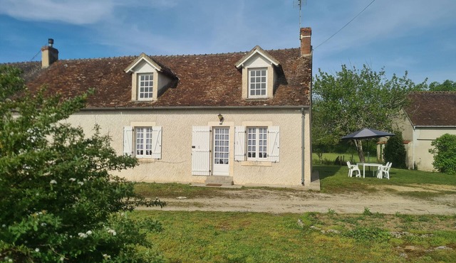 Single-story house in Berry with parking, linens and cleaning included