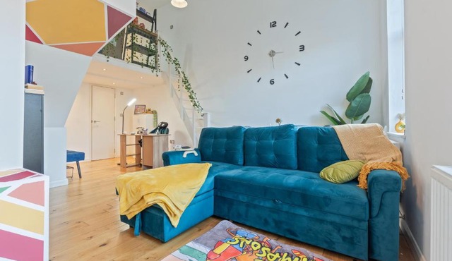 Sleeps 6 1 Bed With Loft 5mins to stations