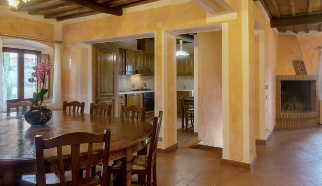 Sopra - La colonica nel Chianti