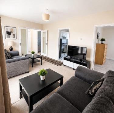 Spacious 2 bedroom apartment near Wembley stadium with free parking