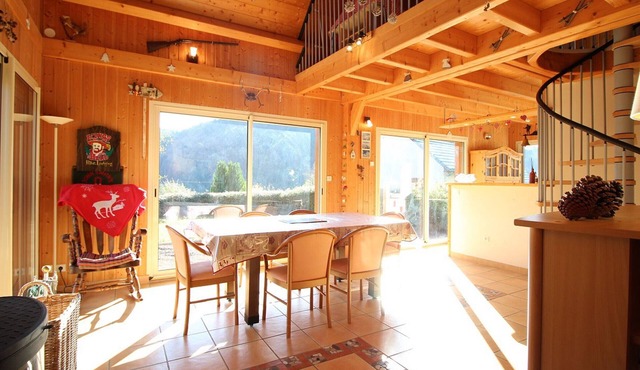 Spacious 3* chalet with parking and WiFi in Mont Dore
