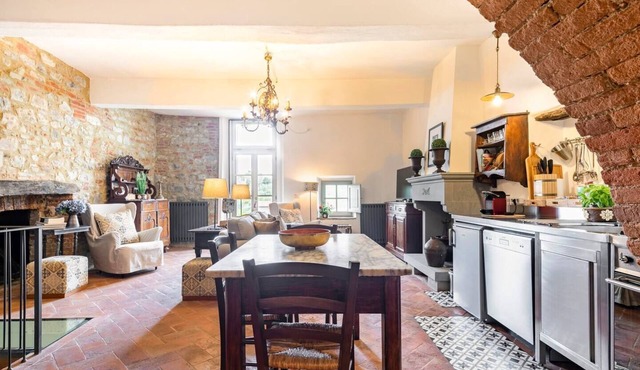 Spacious Apartment with Gorgeous Garden in the Heart of a Tuscan Town